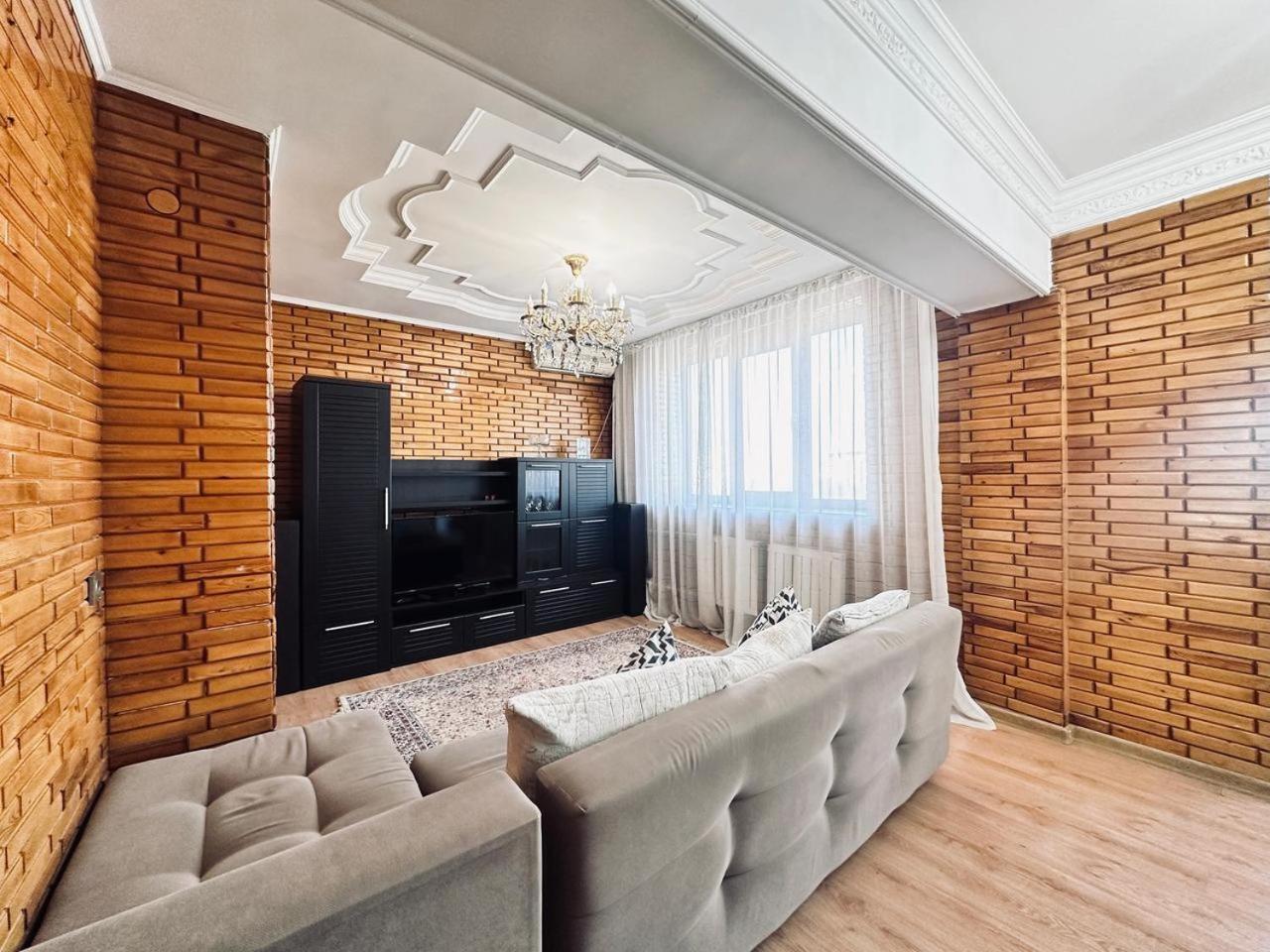 3 Ком Квартира На Абая Сейфуллина Almaty Bagian luar foto