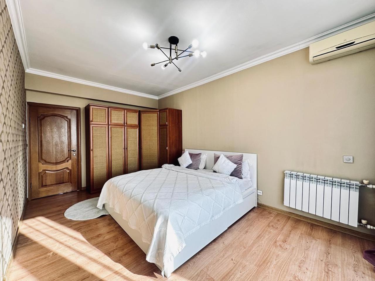 3 Ком Квартира На Абая Сейфуллина Almaty Bagian luar foto